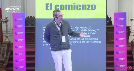 "Las redes sociales hackean el cerebro adolescente antes de que termine de formarse"